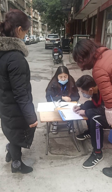 在主要街路做好排查登記、引導(dǎo)、宣傳等工作。_副本.jpg