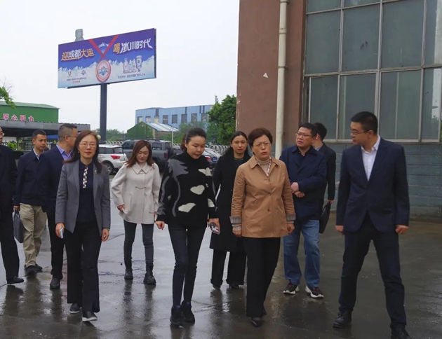 朱莉一行走訪調研德陽興民機械廠.jpg