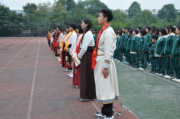 誦讀中華傳統(tǒng)國學經(jīng)典，踐行“五個學會三個規(guī)范”2.jpg